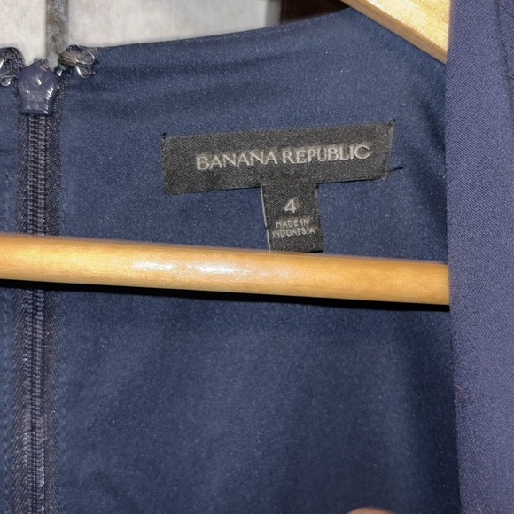 Banana Republic Flutter Sleeve Dress - Picture 6 of 8